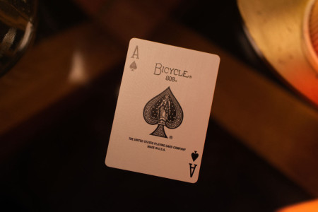 Jeu Bicycle Métallique (Rubis) Jeu Bicycle Métallique (Rubis)